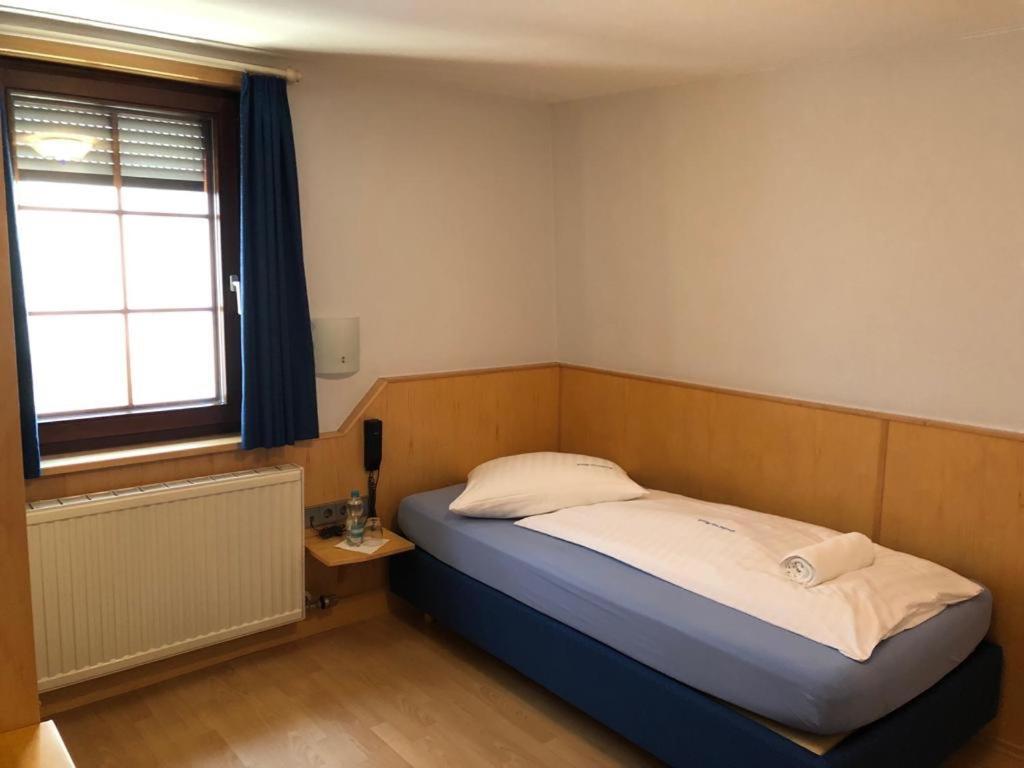 Gasthof Zum Hirsch Sachsenheim Zewnętrze zdjęcie